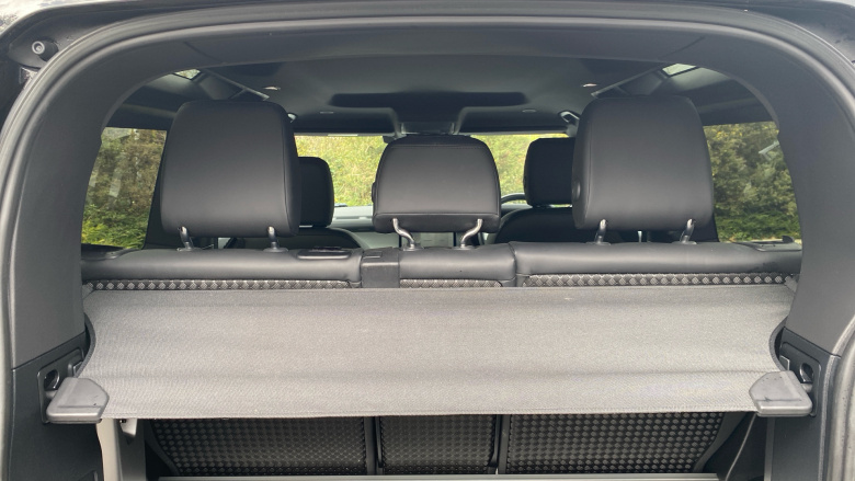 Land Rover Defender 3.0 D250 X-Dynamic SE 90 3dr Auto Diesel Estate